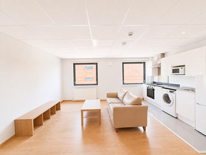 Studio To Rent In London Road, Southampton, SO15