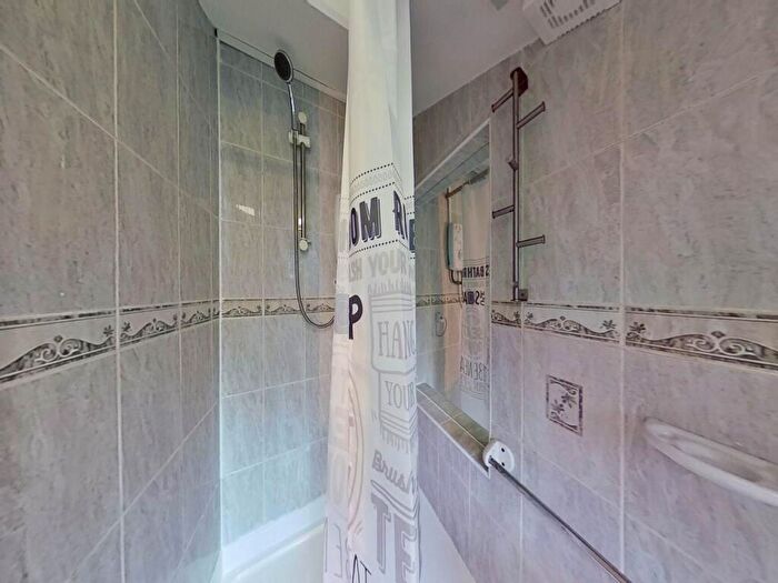 1 Bedroom Flat To Rent In Farm Drive, Cyncoed, Cardiff, CF23