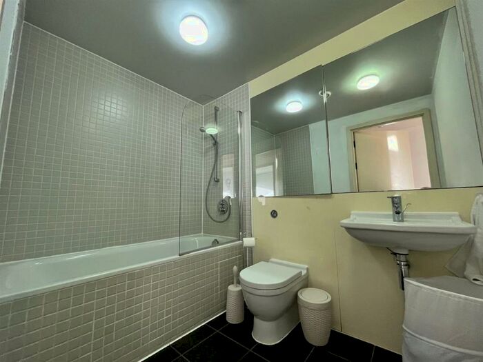 1 Bedroom Apartment To Rent In Beetham Tower, Deansgate, Manchester, M3