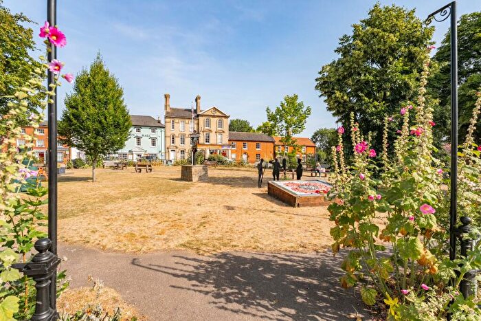 2 Bedroom Flat To Rent In Queens Square, Attleborough, NR17