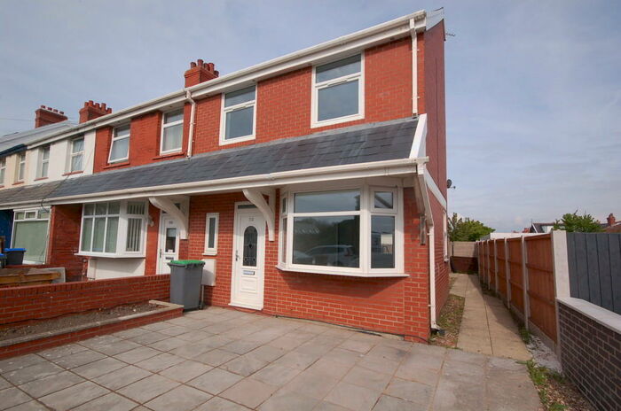 3 Bedroom Semi-Detached House To Rent In Abbey Road, FY4