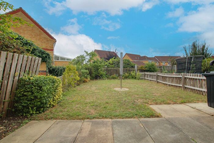 2 Bedroom Semi-Detached House For Sale In Stewart Place, Wickford, SS12