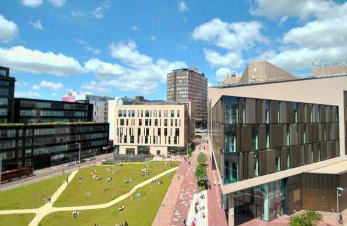 3 Bedroom Flat To Rent In Ingram Street, Glasgow, G1