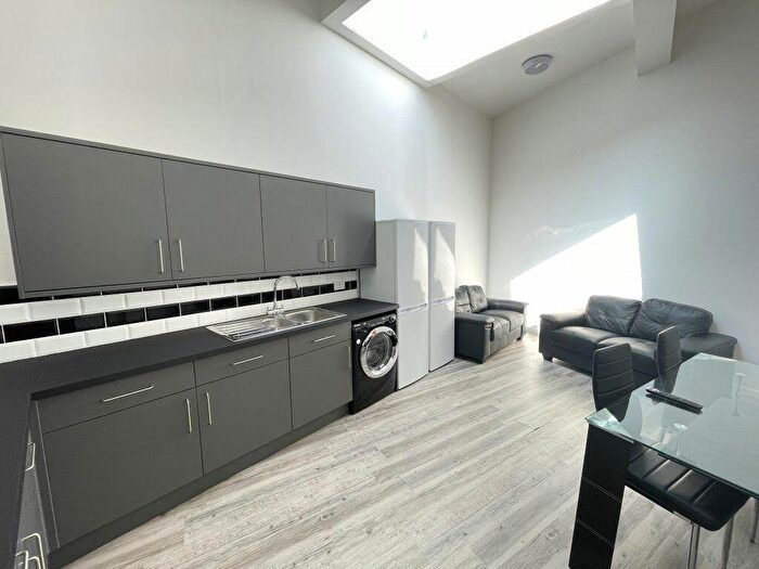 4 Bedroom House Of Multiple Occupation To Rent In Market Place, Loughborough - Inc Bills Option, LE11