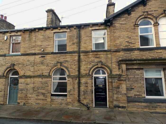 3 Bedroom House To Rent In Katherine Street, Shipley, West Yorkshire, Uk, BD18
