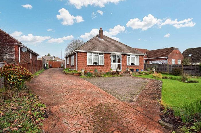 3 Bedroom Detached Bungalow For Sale In Heath House Lane, Hedge End, SO30