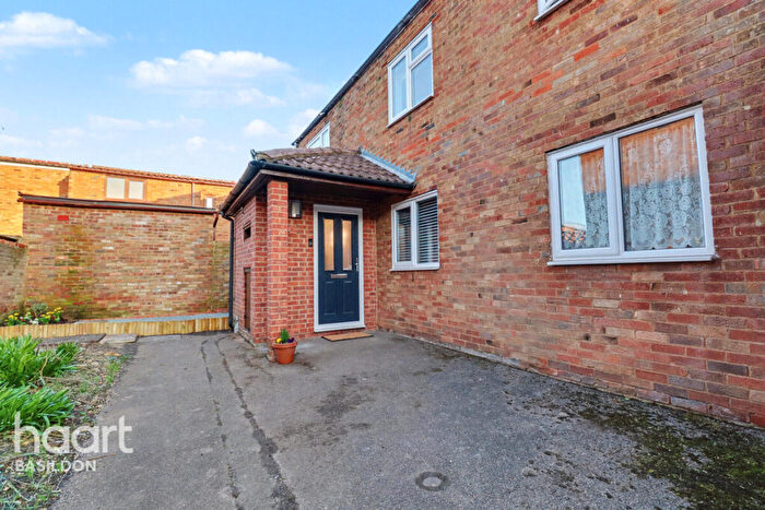 2 Bedroom End Of Terrace House For Sale In Buckerills, Basildon, SS13