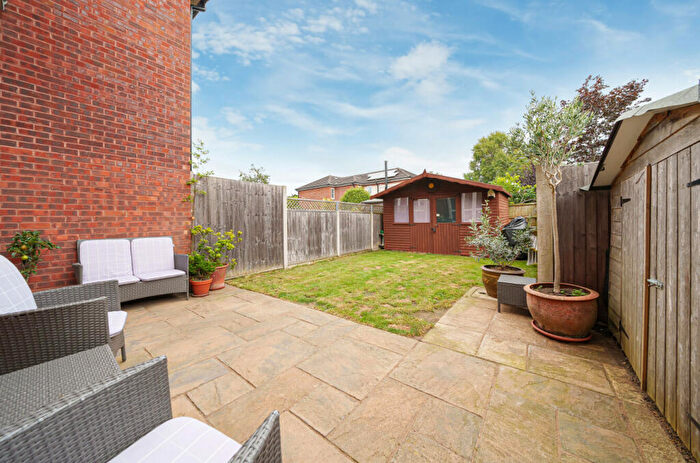 3 Bedroom End Of Terrace House For Sale In Atherton Close, Shalford, Guildford, Surrey, GU4