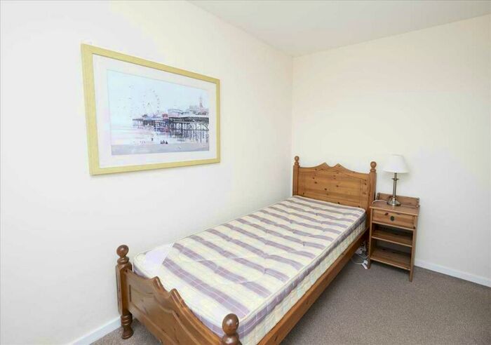 2 Bedroom Apartment To Rent In Turret Drive, FK2
