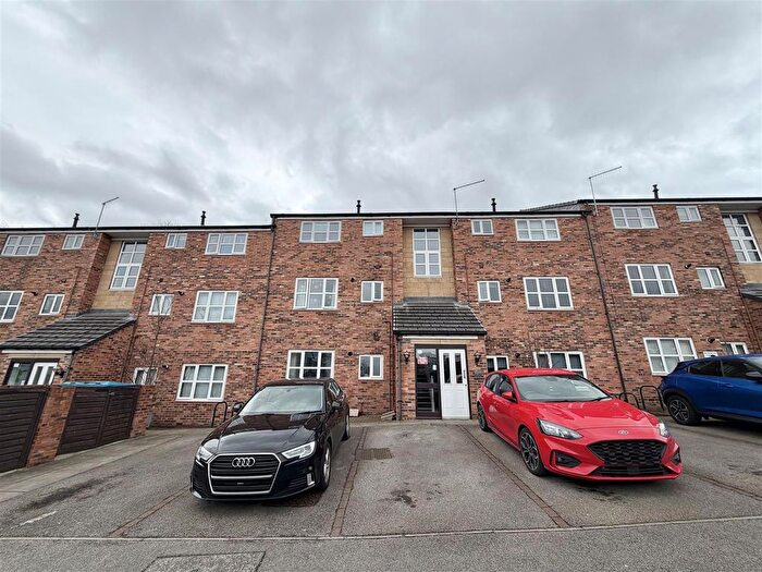 2 Bedroom Flat For Sale In Cemetery Road, Gateshead, NE8