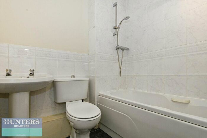 1 Bedroom Flat To Rent In Chartwell Drive, West Yorkshire, Bradford, BD6