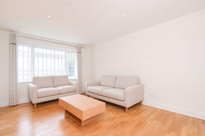 1 Bedroom Apartment To Rent In Sunningfields Road, Hendon Lodge, NW4