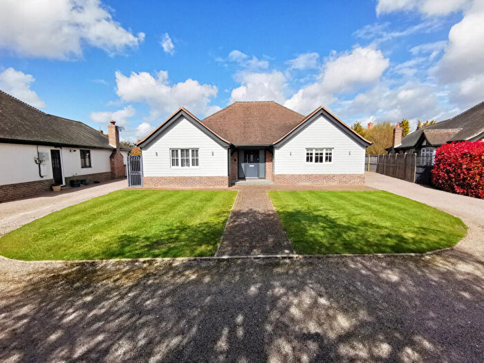 4 Bedroom Bungalow For Sale In Farthing Chase West Mersea, CO5