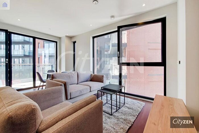 1 Bedroom Flat To Rent In Avalon Point, Silvocea Way, E14