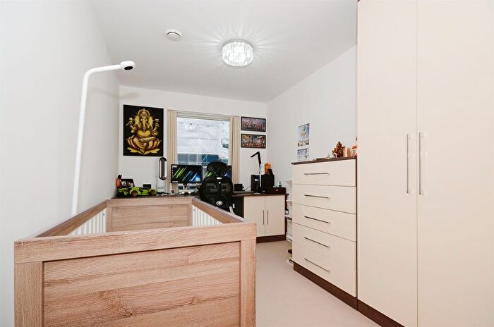 2 Bedroom Flat For Sale In Lyon Road, Harrow, HA1