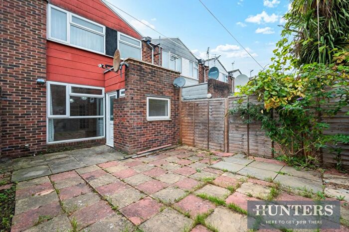 3 Bedroom End Of Terrace House For Sale In Ealing Road, Brentford, TW8