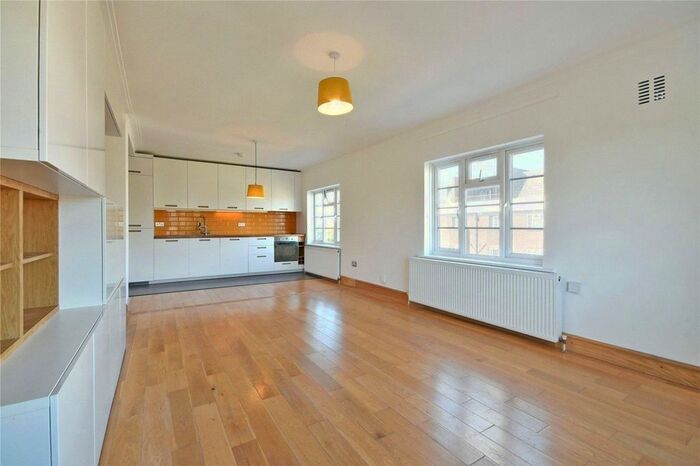 3 Bedroom Flat To Rent In Hillcrest Court, Shoot Up Hill, London, NW2