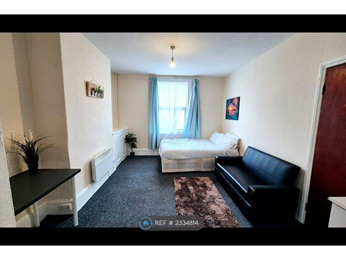 1 Bedroom Flat To Rent In Bedford Road, Reading, RG1