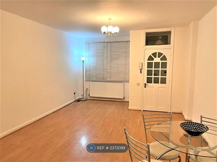 2 Bedroom Maisonette To Rent In Friary Road, London, SE15