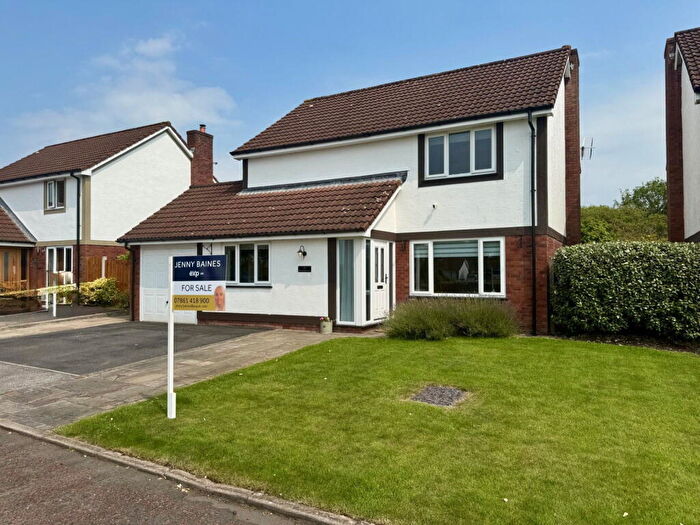 4 Bedroom Detached House For Sale In Mereside Close, Longton, Preston, PR4