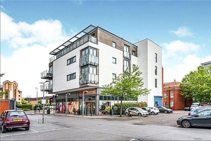 2 Bedroom Apartment For Sale In Ocean Way, Southampton, Hampshire, SO14