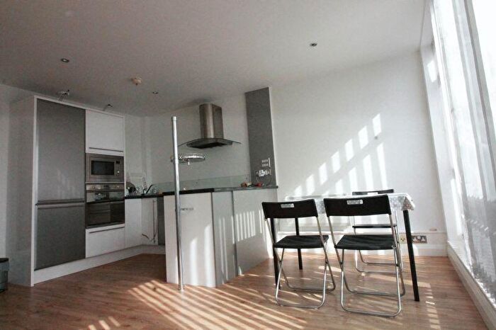 1 Bedroom Flat To Rent In Crusader House, NG1