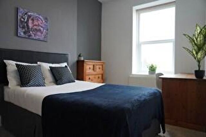 5 Bedroom Apartment To Rent In B North Friary House, PL4