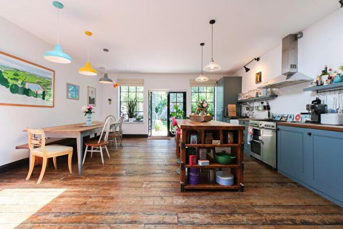 4 Bedroom Terraced House For Sale In Harlesden Gardens, Harlesden, London, NW10