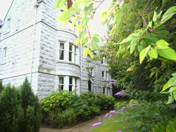 2 Bedroom Flat To Rent In Rubislaw Den South, Aberdeen, AB15