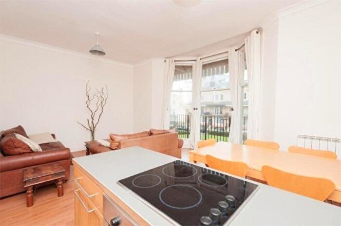 1 Bedroom Flat For Sale In Bedford Square, Brighton, East Sussex, BN1