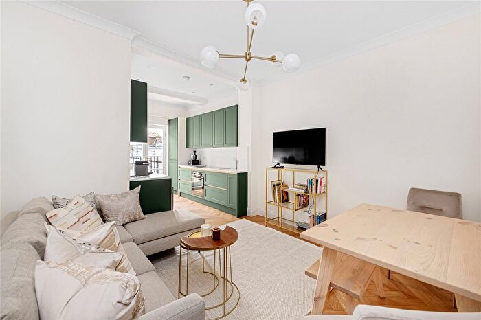 2 Bedroom Flat To Rent In Pembridge Villas, London, W11