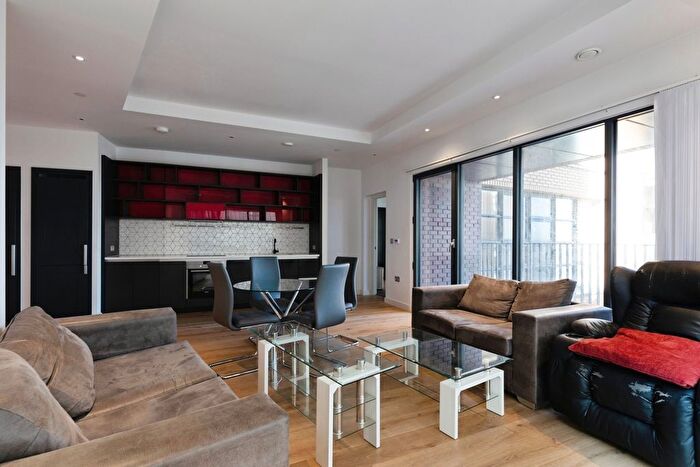 2 Bedroom Flat To Rent In Modena House, Lyell Street, London, E14