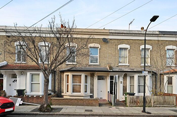 4 Bedroom Terraced House For Sale In Sterne Street, Shepherds Bush, London, W12