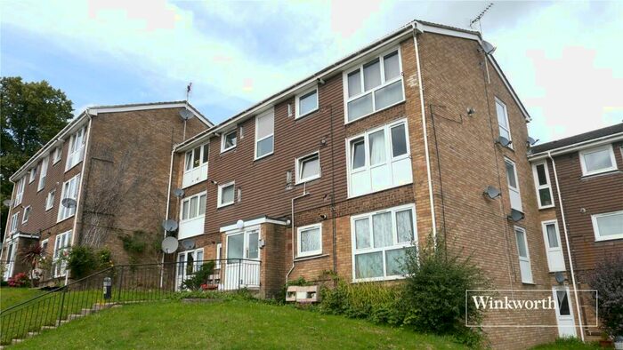2 Bedroom Apartment To Rent In Dunster Close, Barnet, EN5