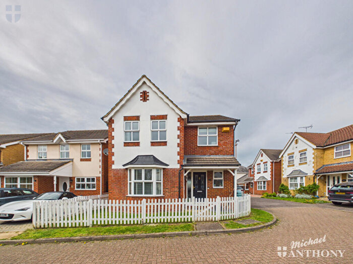 4 Bedroom Detached House For Sale In The Falcon, Watermead, Aylesbury, HP19