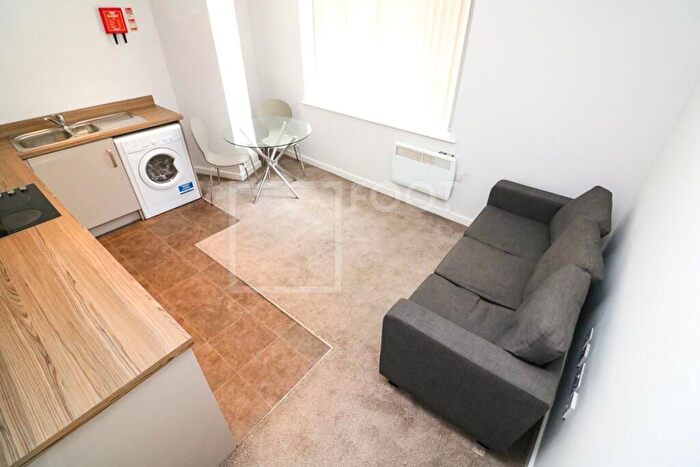 1 Bedroom Apartment To Rent In Grattan Mills, Vincent St, Bradford, BD1