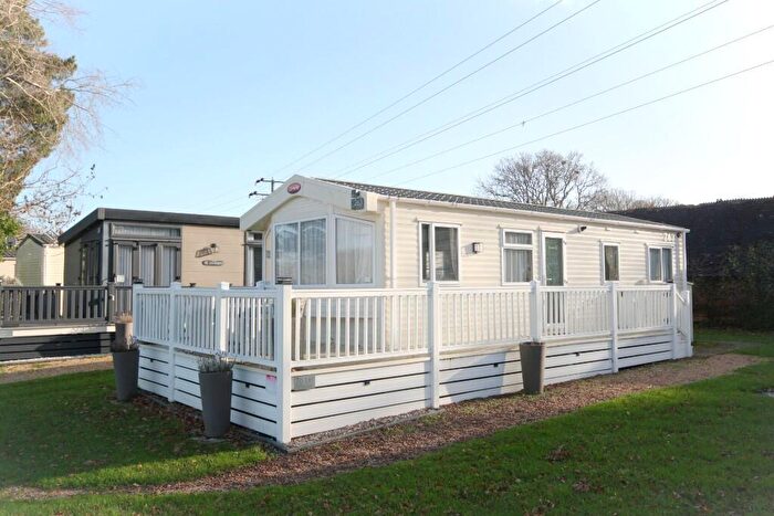 2 Bedroom Park Home For Sale In Bashley Caravan Park, BH25