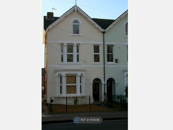 1 Bedroom Flat To Rent In Wendover Road, Aylesbury, HP21