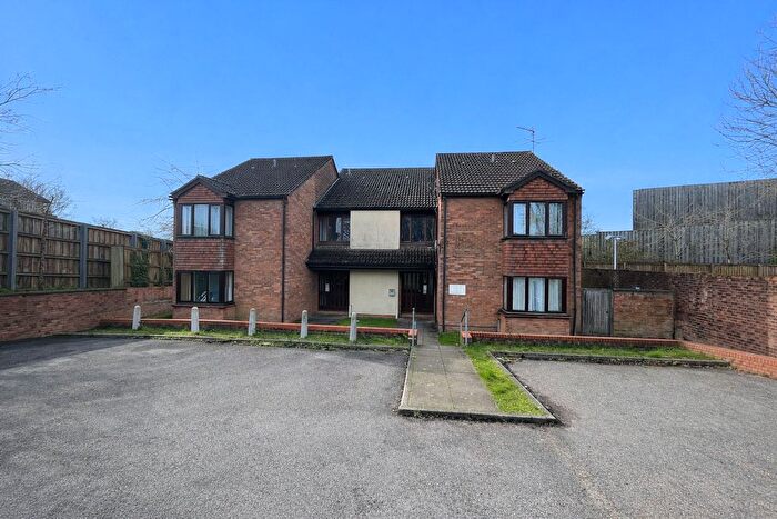 Studio To Rent In High Street, Yiewsley, Greater London, UB7