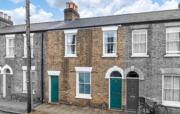 2 Bedroom Terraced House For Sale In Norwich Street, Cambridge, CB2