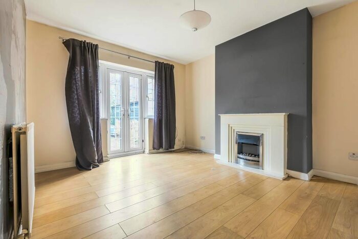 2 Bedroom Maisonette To Rent In Surbiton, Greater London, KT6