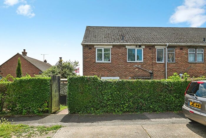 3 Bedroom End Of Terrace House For Sale In Hyacinth Road, Rochester, Kent, ME2