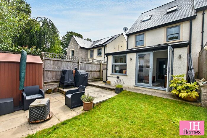 4 Bedroom Semi-detached House For Sale In Kennedy Place, Ulverston., LA12