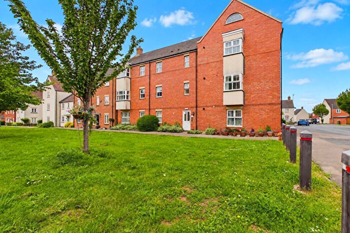 2 Bedroom Flat For Sale In Hazel Avenue, Walton Cardiff, GL20