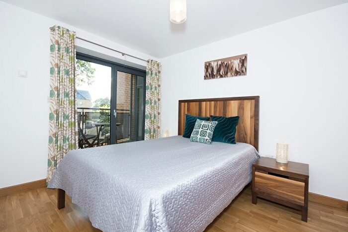 1 Bedroom Flat To Rent In Hernes Crescent, Oxford, OX2