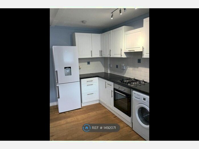 2 Bedroom Flat To Rent In Chatsworth Grove, Harrogate, HG1