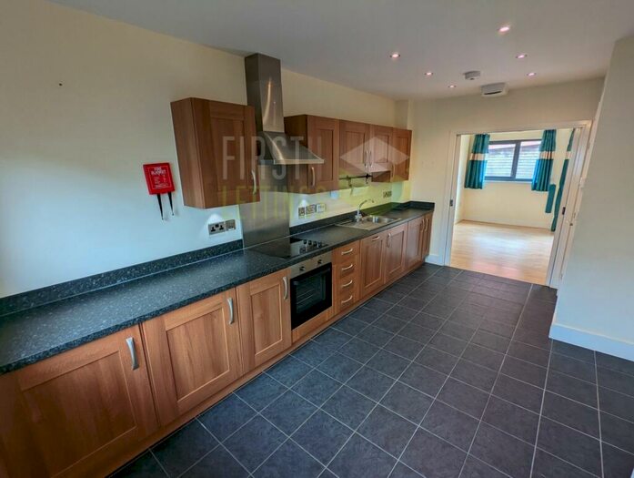 2 Bedroom Town House To Rent In Wheatsheaf Way, Leicester, LE2