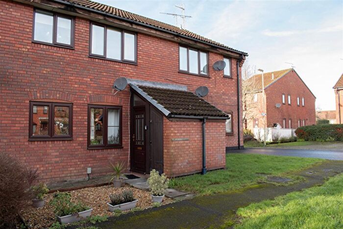 1 Bedroom Flat To Rent In Knatchbull Close, Romsey, SO51