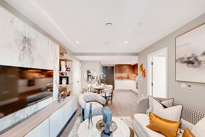 3 Bedroom Apartment For Sale In Western Gateway, London, E16