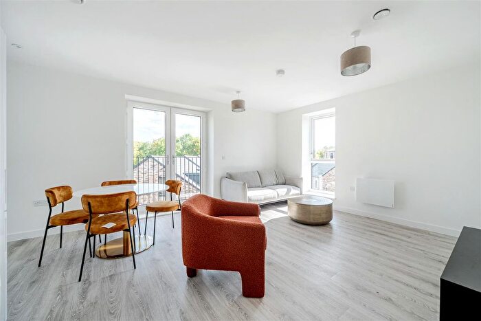 2 Bedroom Flat To Rent In Belgrave Village, Eden Avenue, Birmingham, B12